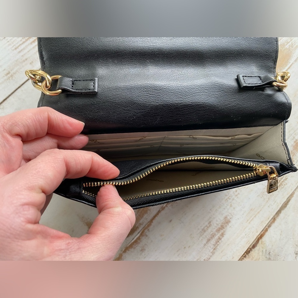 BEBE Katrina Quilted black leather purse Crossbody Bag gold tone magnetic close - Picture 5 of 13